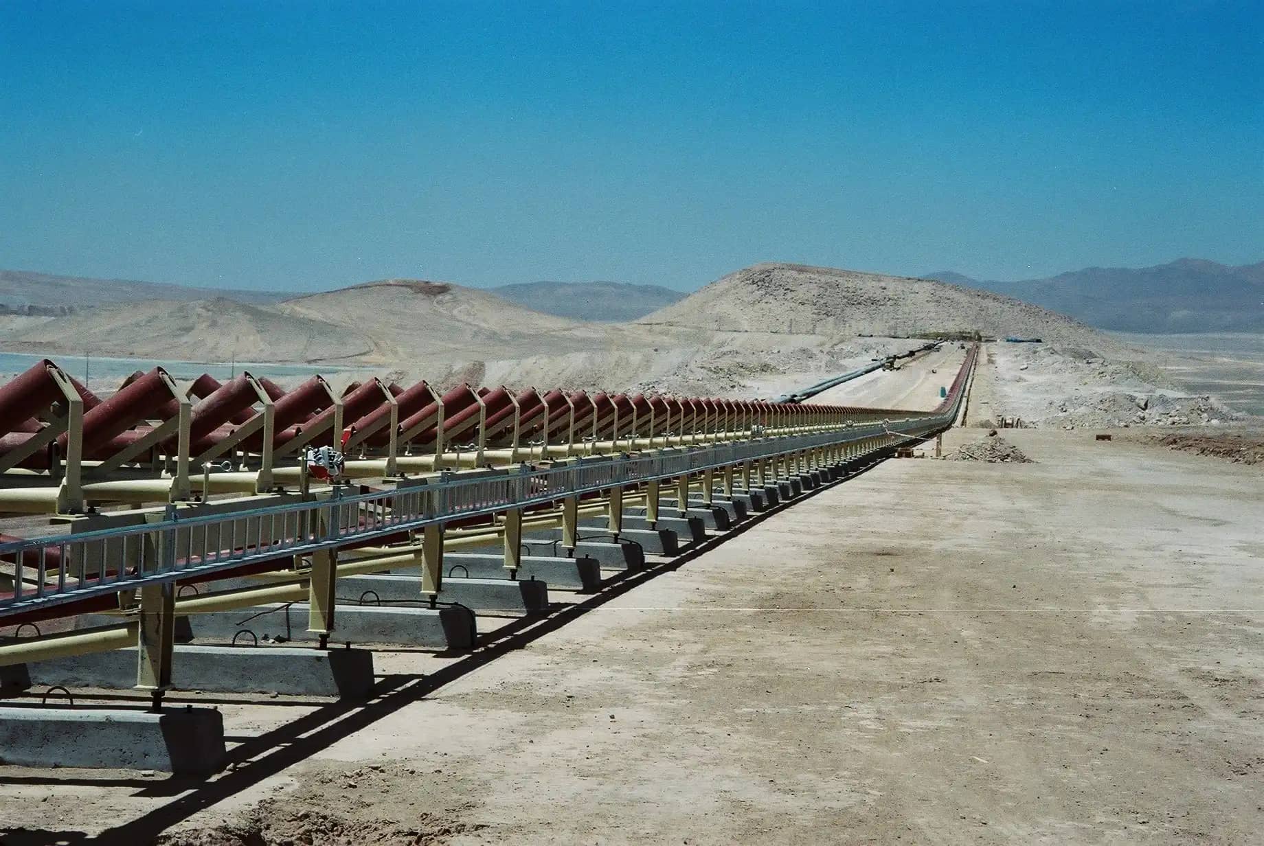 Overland conveyor idlers in Chile