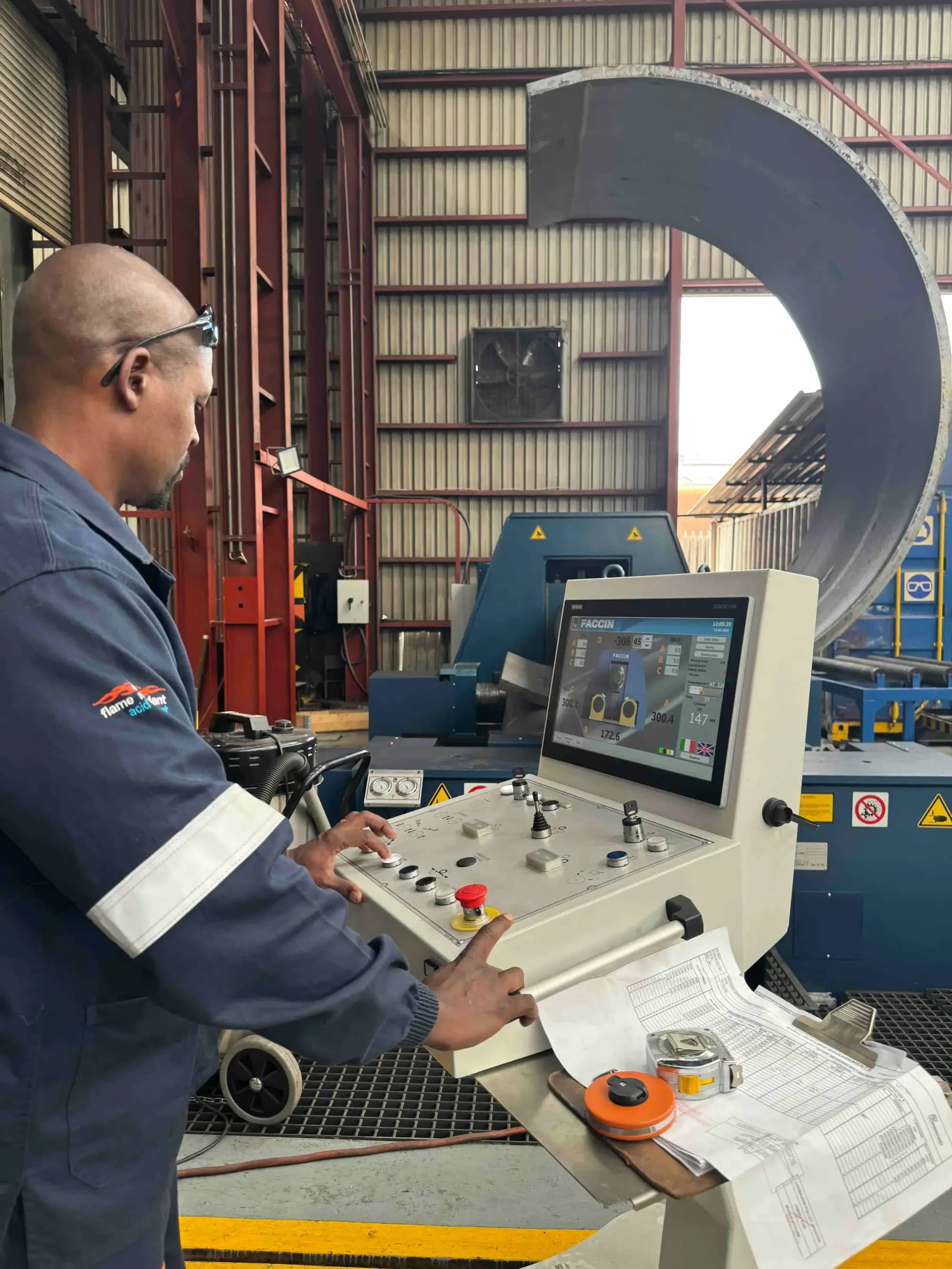 Operator rolling pulley shell plate